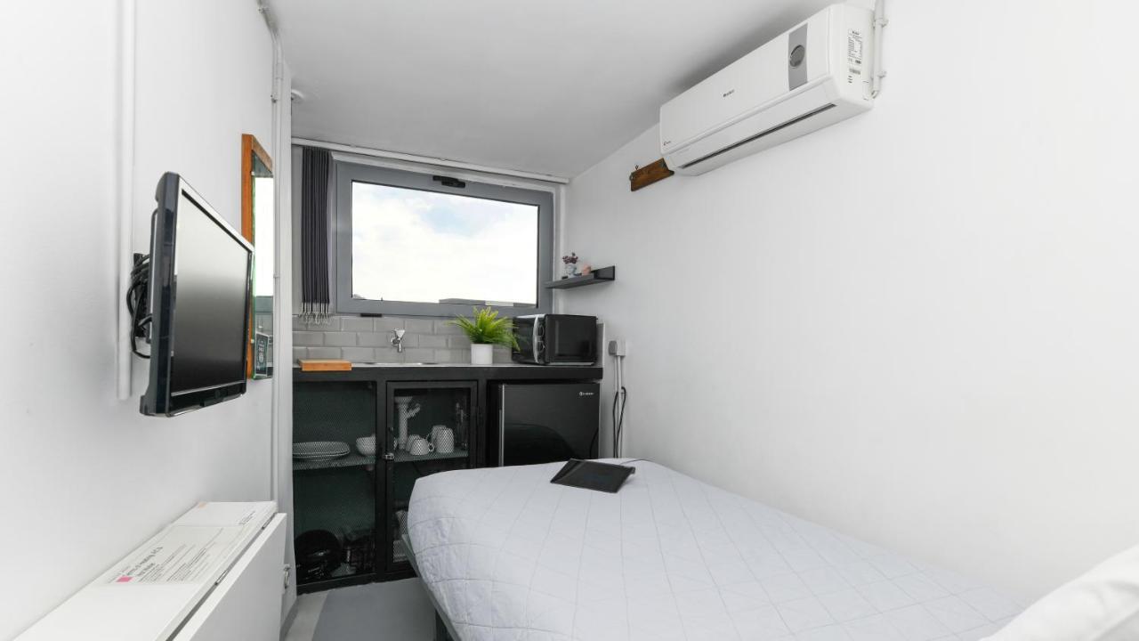 Monastiraki City Sleepbox- Unspoiled Athens Apartments Eksteriør billede